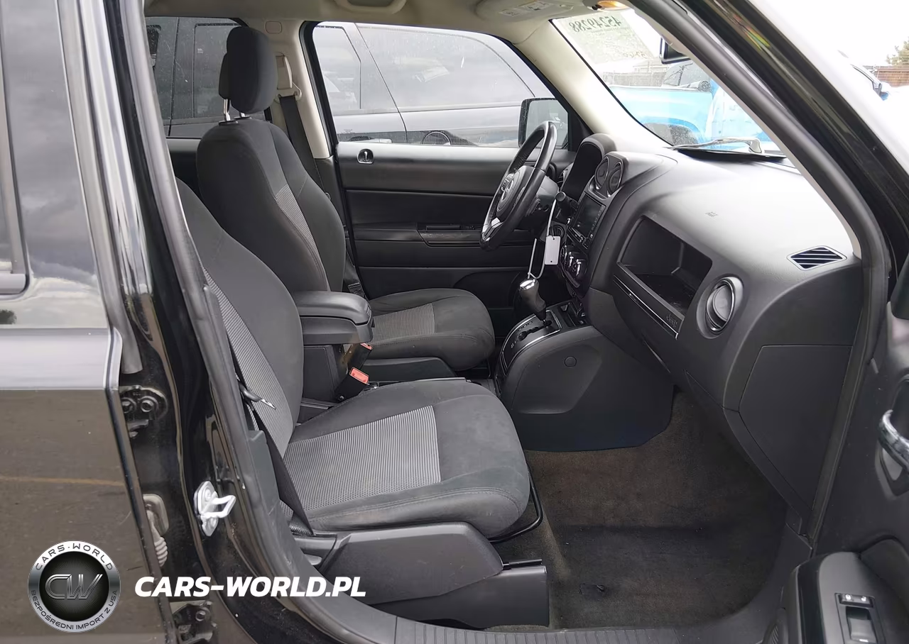 2016 Jeep Patriot Latitude VIN:1C4NJRFB2GD783194 - 5