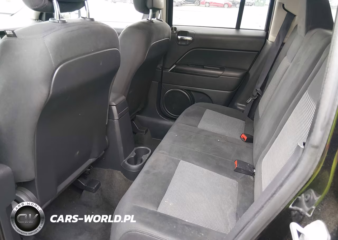 2016 Jeep Patriot Latitude VIN:1C4NJRFB2GD783194 - 8