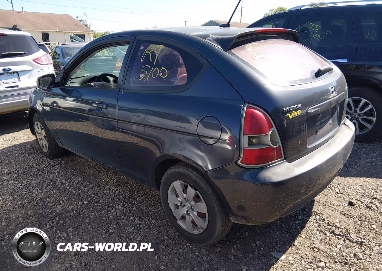 2011 Hyundai Accent Gs VIN:KMHCM3AC0BU198307 - 3