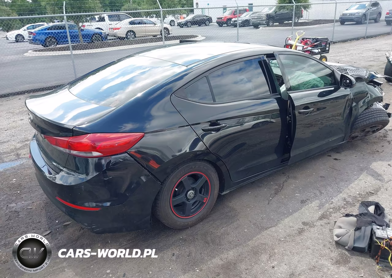 2018 Hyundai Elantra Se VIN:5NPD74LF2JH341103 - 4