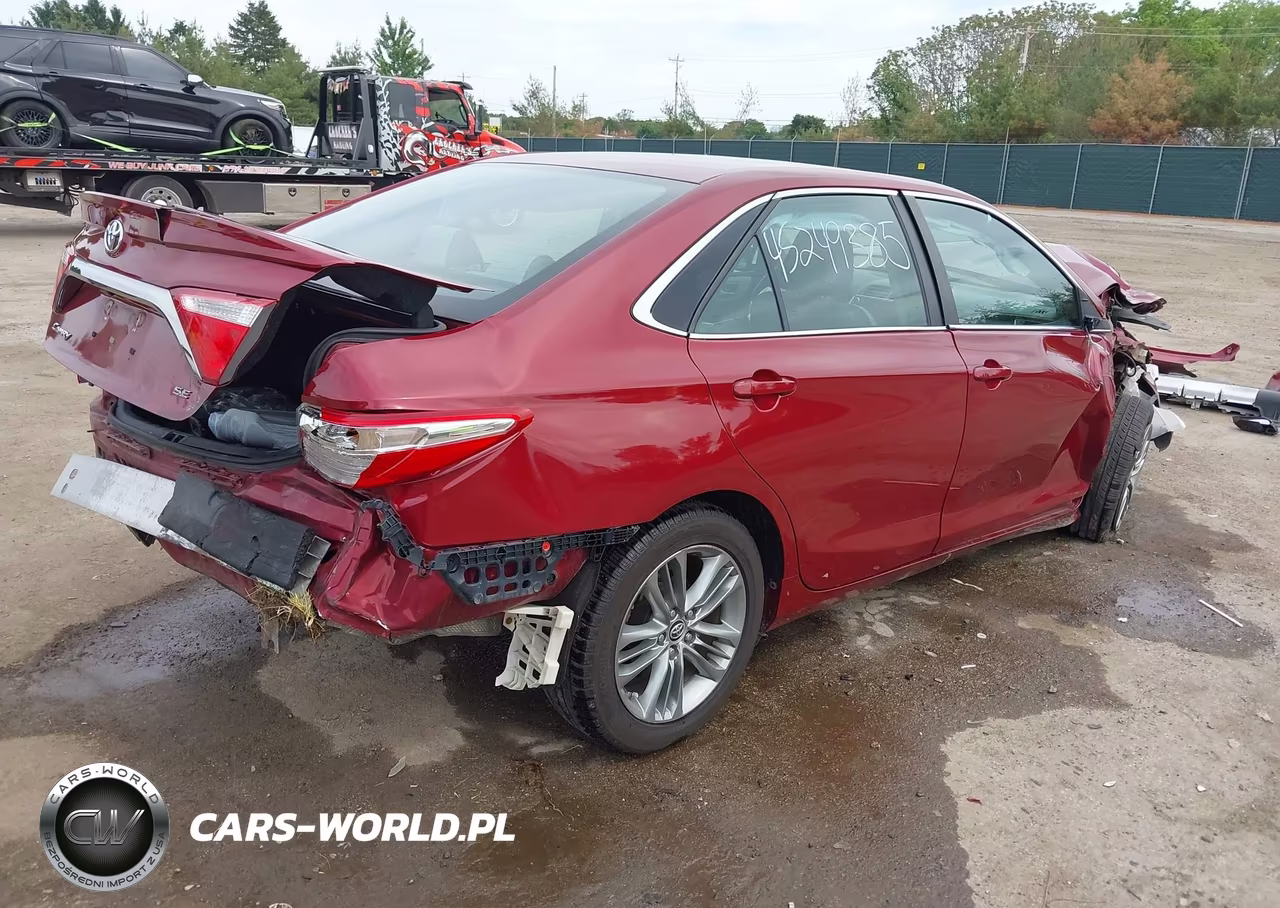 2015 Toyota Camry Se VIN:4T1BF1FK7FU875563 - 4