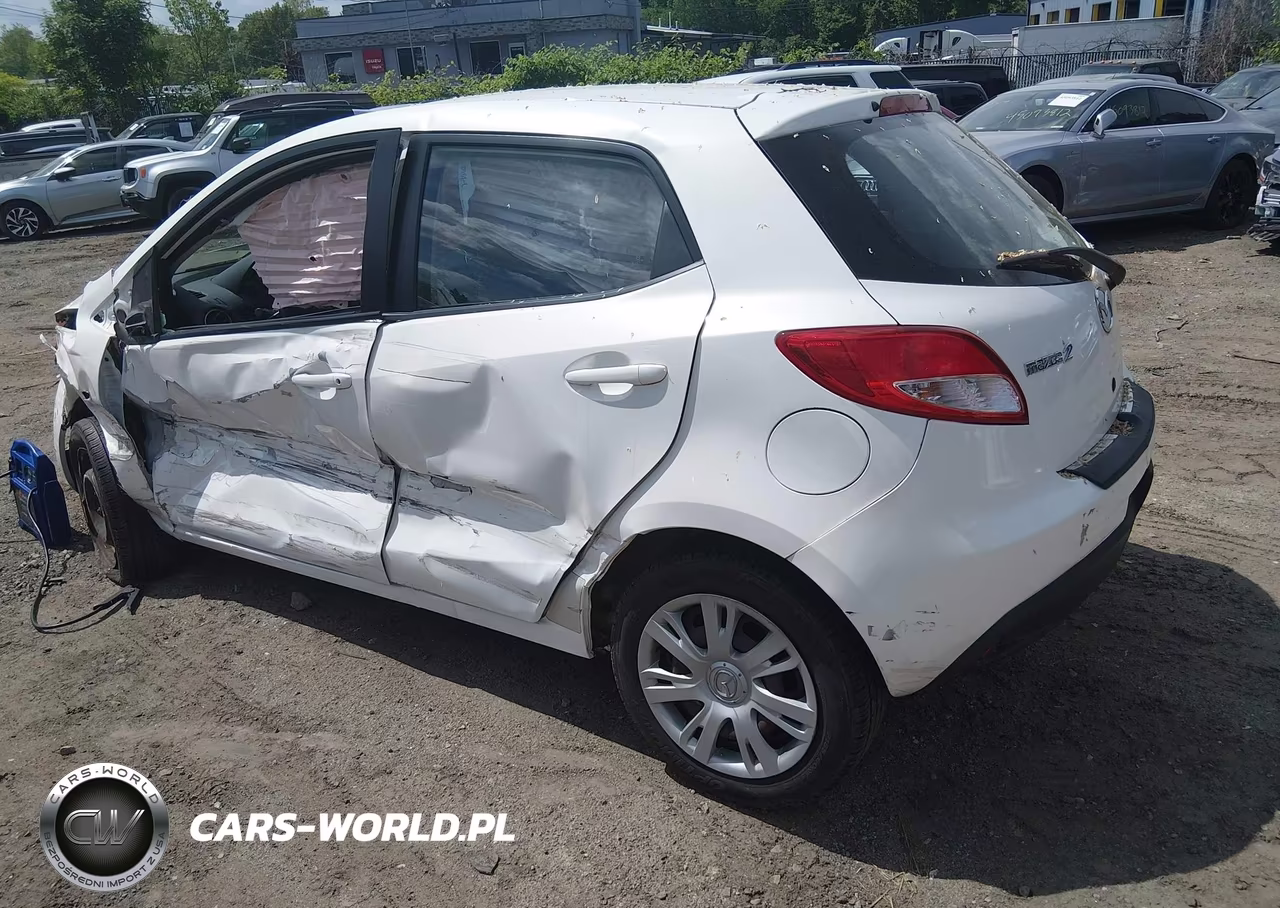 2011 Mazda Mazda2 Sport VIN:JM1DE1HZ1B0100588 - 3