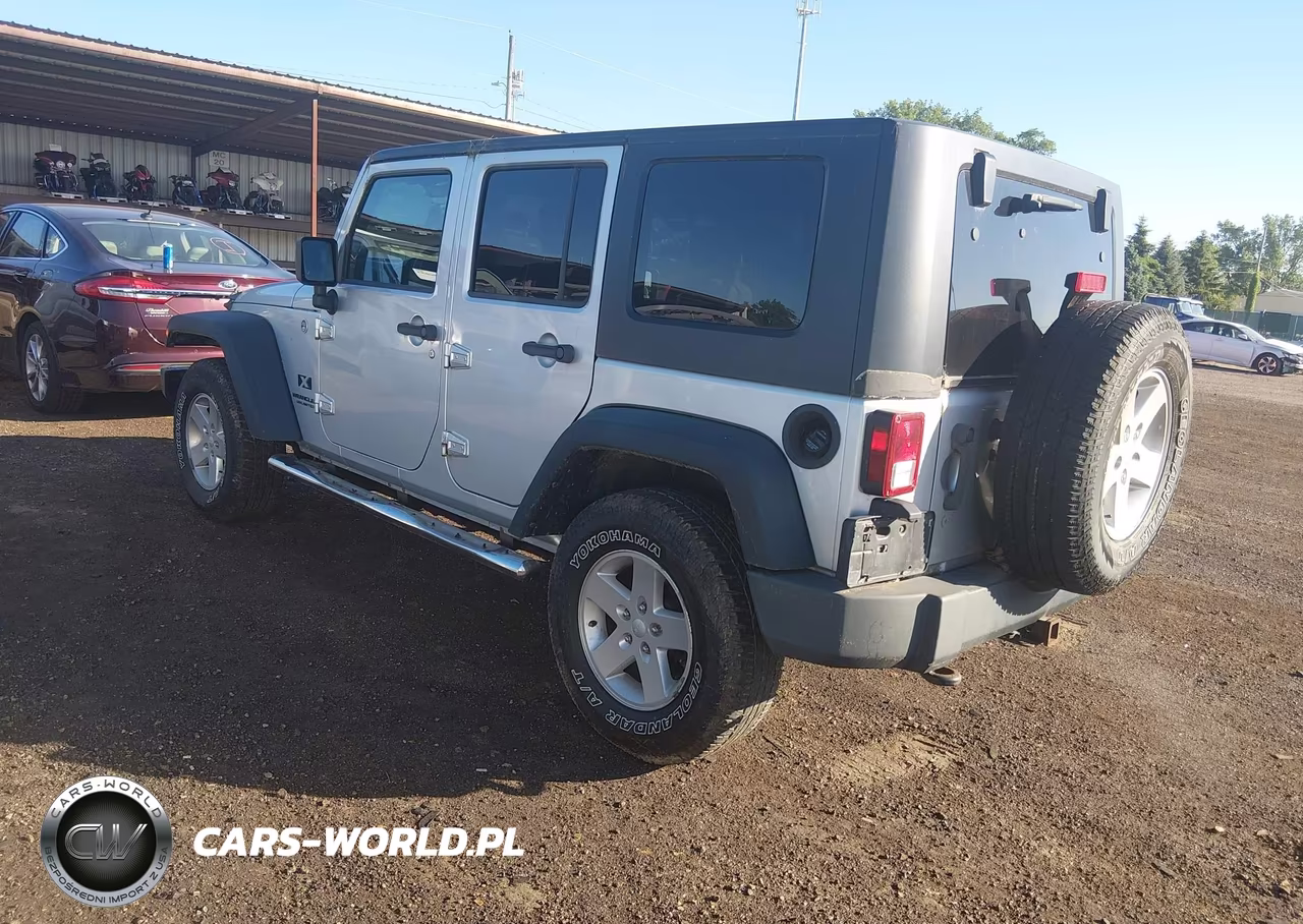 2009 Jeep Wrangler Unlimited X VIN:1J4GA39129L722682 - 3