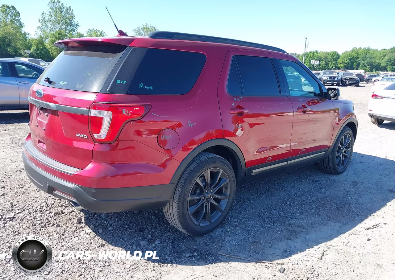 2018 Ford Explorer Xlt VIN:1FM5K8D86JGC34582 - 4