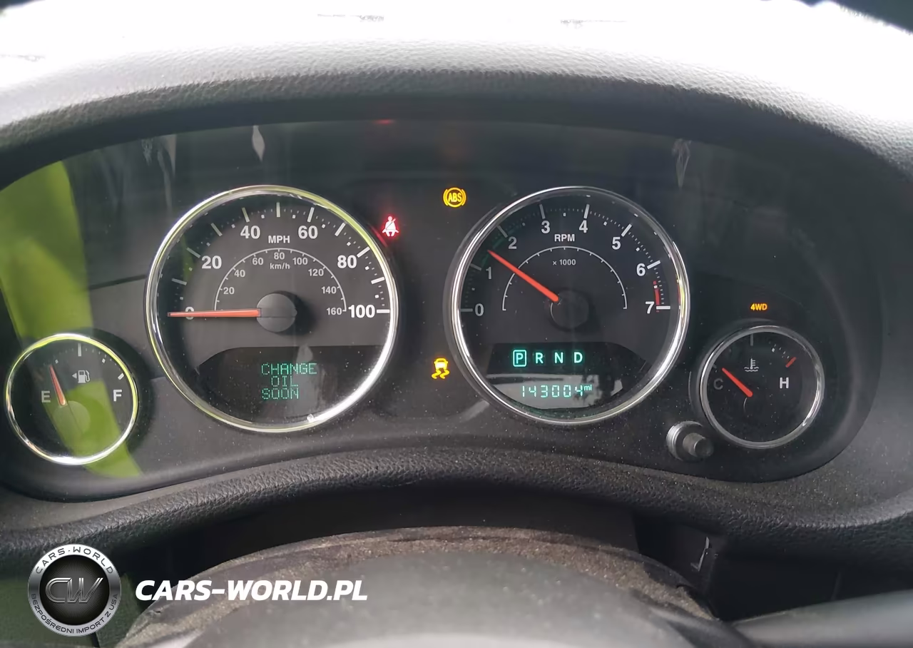 2015 Jeep Wrangler Unlimited Sport VIN:1C4BJWDG3FL644776 - 7