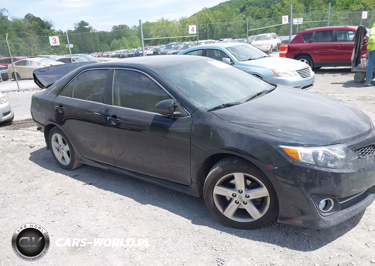 2014 Toyota Camry Se – zdjęcie 1 z 17