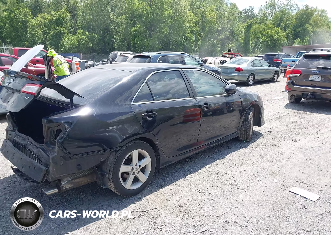 2014 Toyota Camry Se VIN:4T1BF1FK4EU430549 - 4