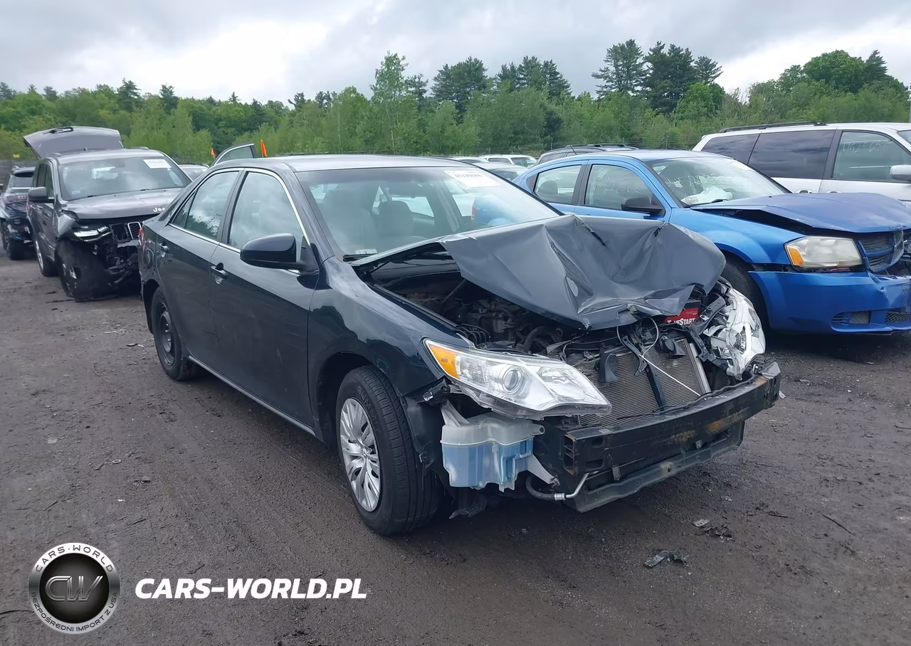 2014 Toyota Camry Le – zdjęcie 1 z 22