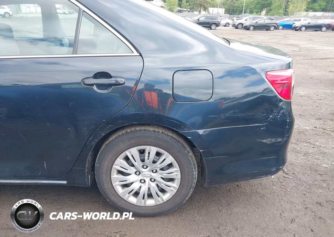 2014 Toyota Camry Le VIN:4T4BF1FK4ER432209 - 18