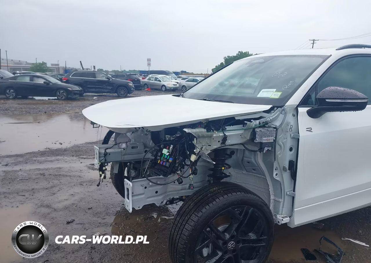 2025 Volkswagen Tiguan 2.0T Se R-Line Black VIN:3VVGR7RM2SM067896 - 6
