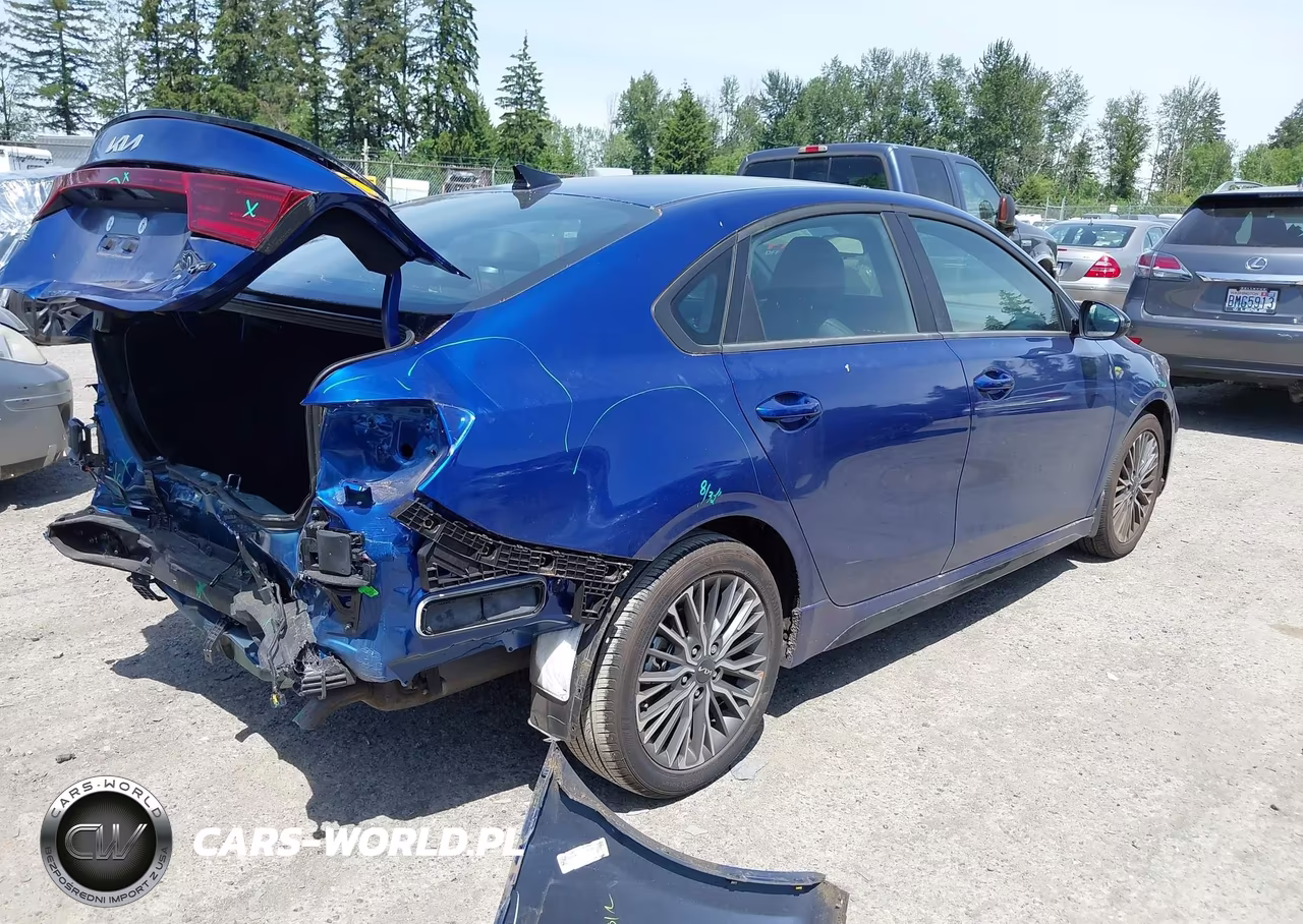 2024 Kia Forte Gt-Line VIN:3KPF54AD3RE781797 - 4