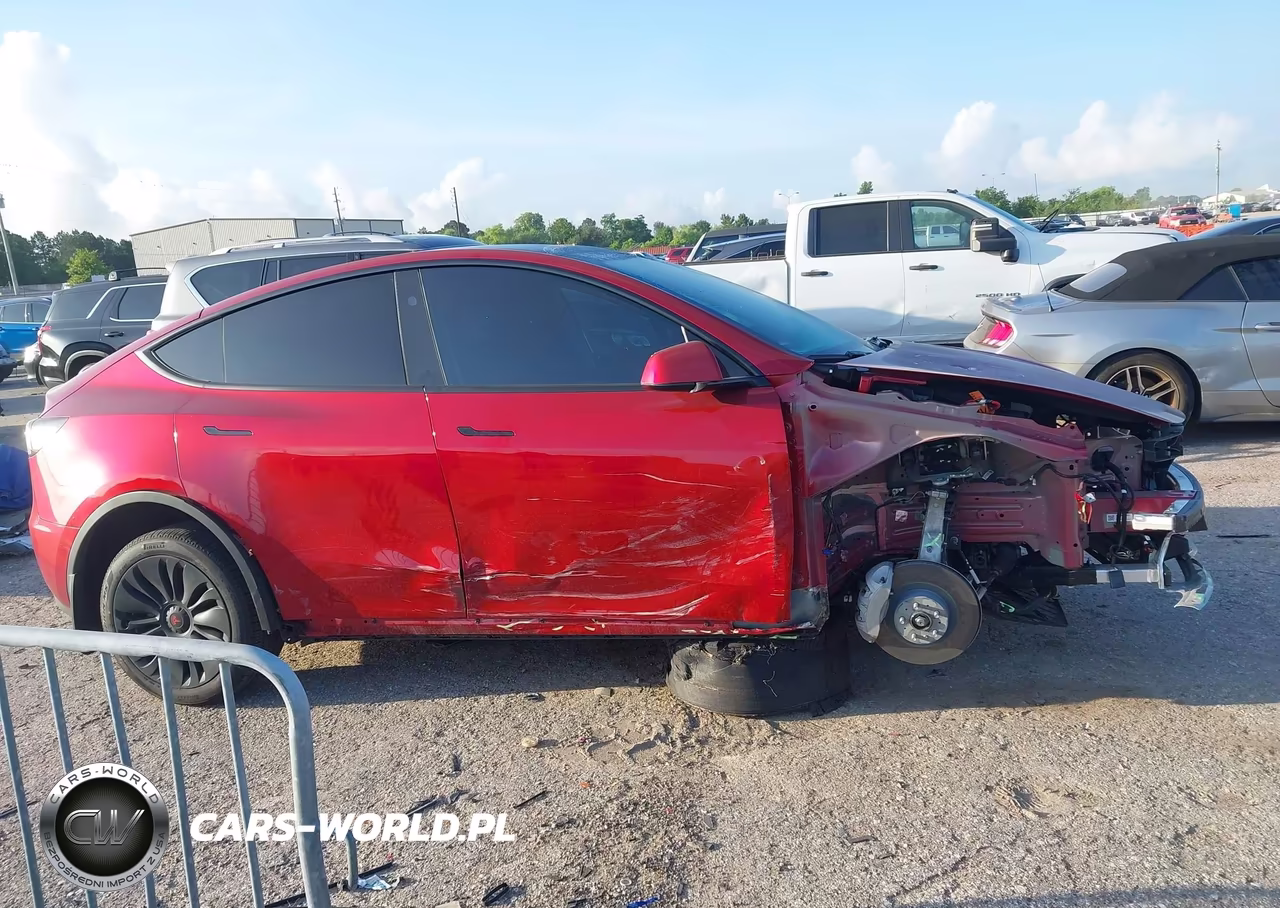 2024 Tesla Model Y Long Range Dual Motor All-Wheel Drive VIN:7SAYGDEE9RA266707 - 13