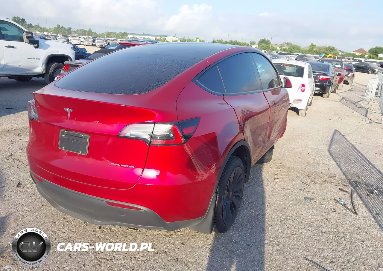 2024 Tesla Model Y Long Range Dual Motor All-Wheel Drive VIN:7SAYGDEE9RA266707 - 4