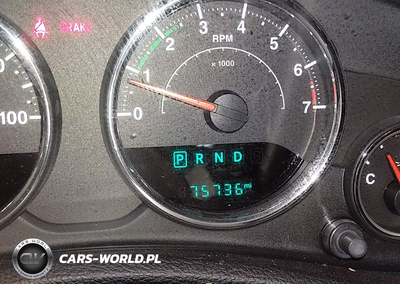 2015 Jeep Wrangler Unlimited Sport VIN:1C4BJWDGXFL653345 - 16