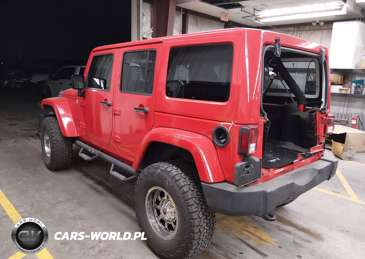 2015 Jeep Wrangler Unlimited Sport VIN:1C4BJWDGXFL653345 - 3