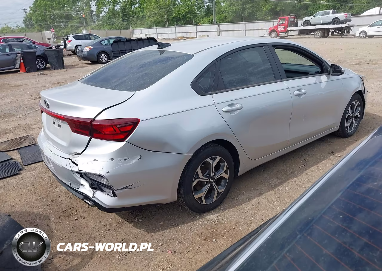 2019 Kia Forte Lxs VIN:3KPF24AD8KE090652 - 4
