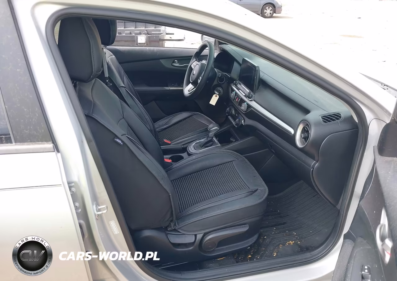 2019 Kia Forte Lxs VIN:3KPF24AD8KE090652 - 5