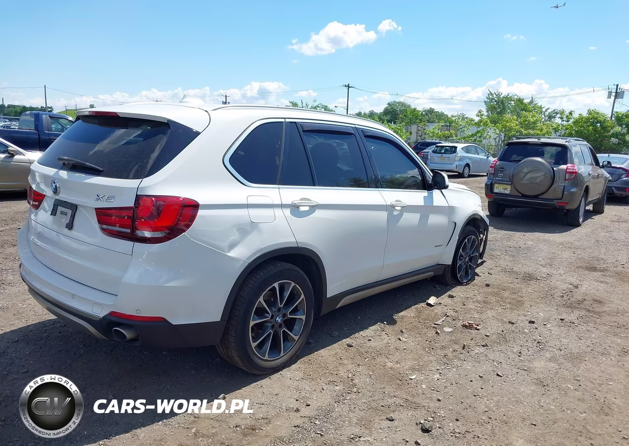 2017 BMW X5 xDrive35I VIN:5UXKR0C33H0V74610 - 4
