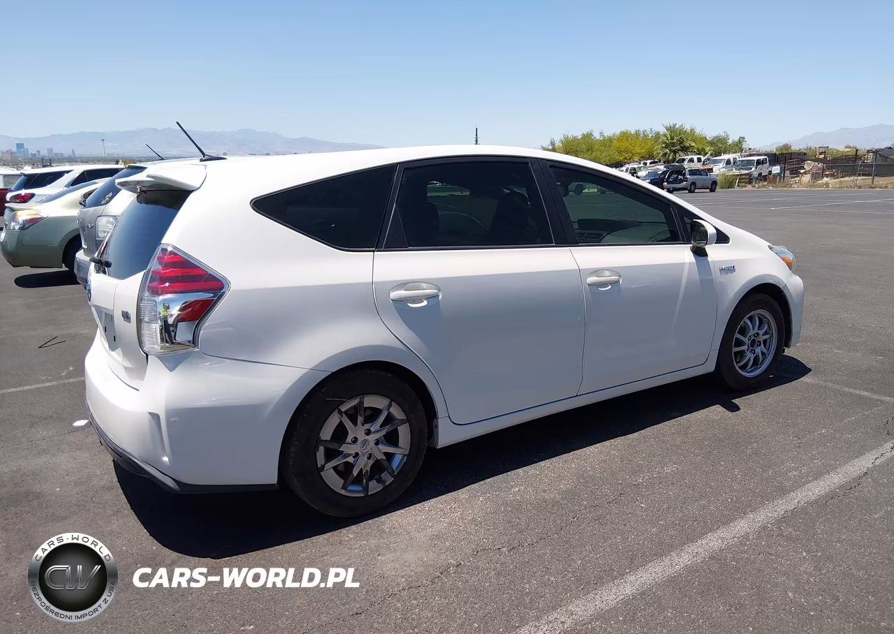 2017 Toyota Prius V Four VIN:JTDZN3EU1HJ069100 - 4