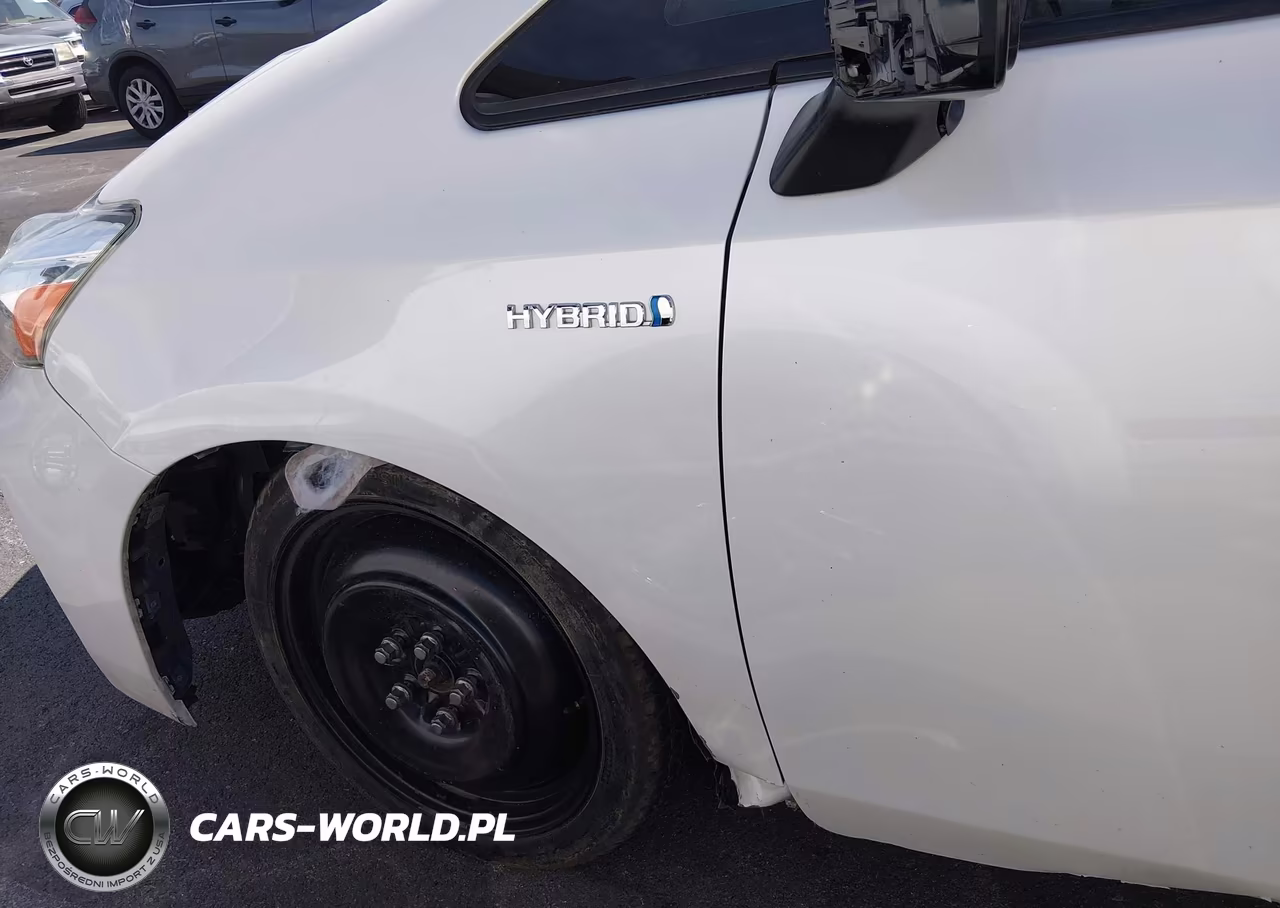 2017 Toyota Prius V Four VIN:JTDZN3EU1HJ069100 - 6