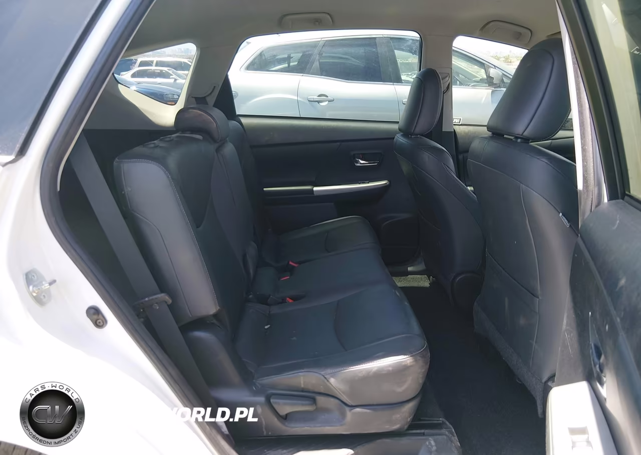 2017 Toyota Prius V Four VIN:JTDZN3EU1HJ069100 - 8