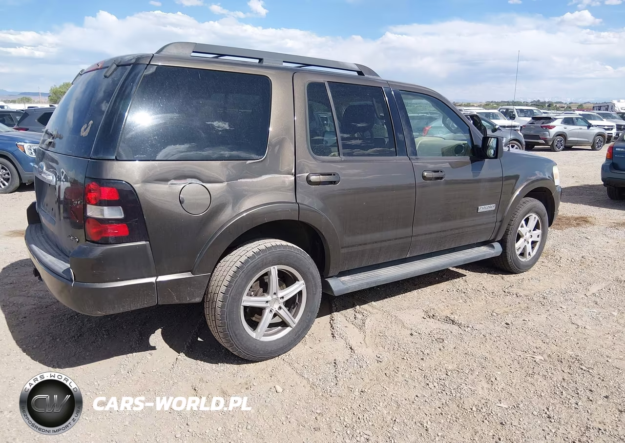 2008 Ford Explorer Xlt VIN:1FMEU73E58UB01318 - 4