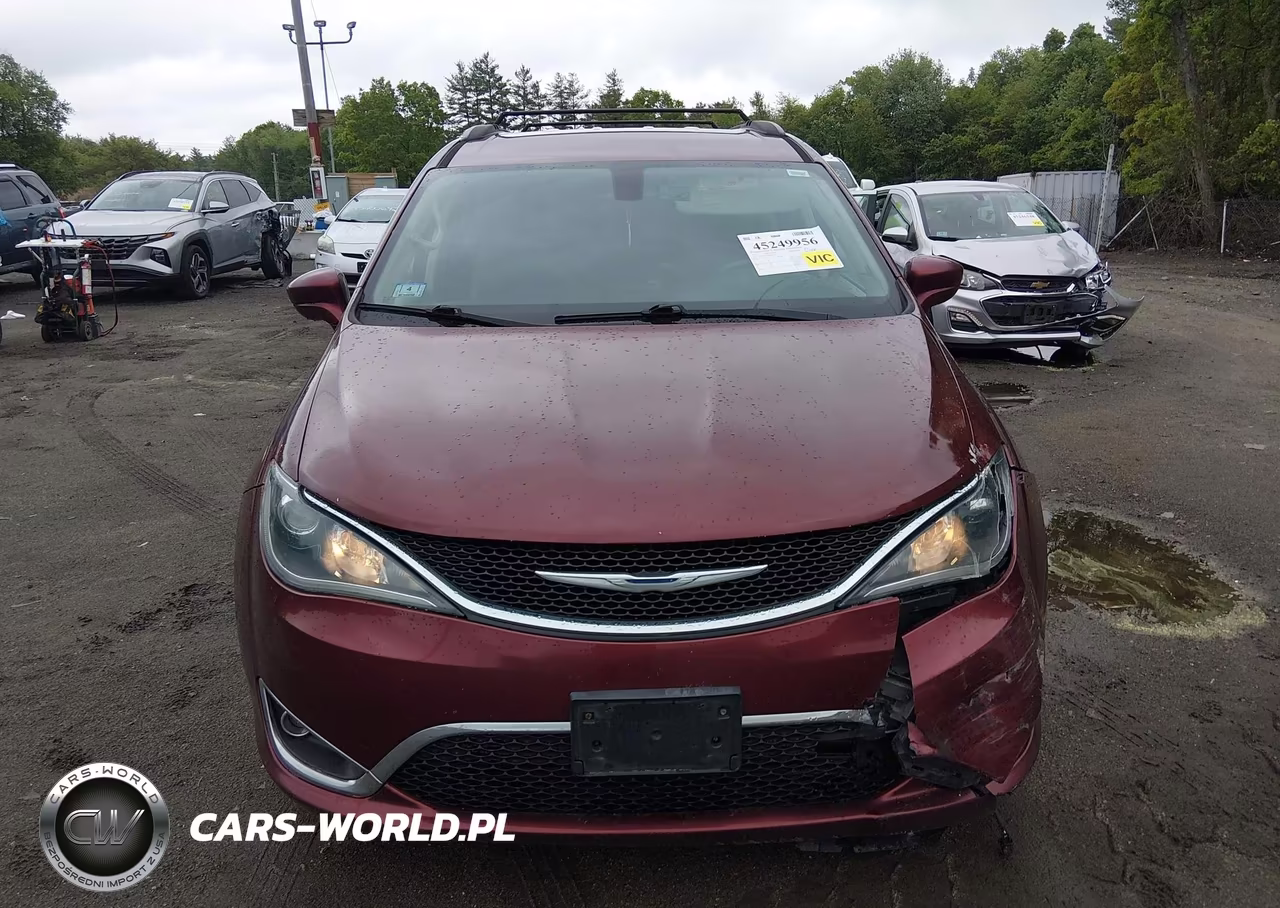 2017 Chrysler Pacifica Touring-L VIN:2C4RC1BG8HR810329 - 12