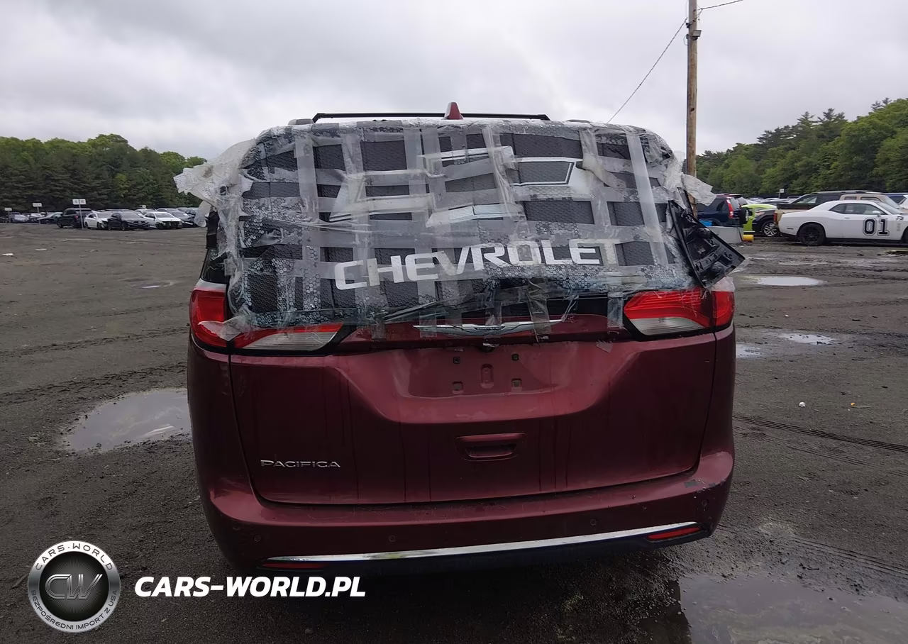 2017 Chrysler Pacifica Touring-L VIN:2C4RC1BG8HR810329 - 16
