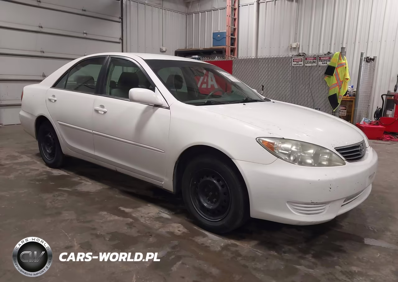 2005 Toyota Camry Le – zdjęcie 1 z 16