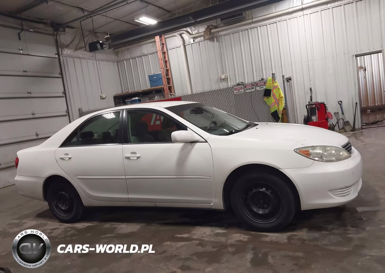 2005 Toyota Camry Le VIN:4T1BE32K45U623269 - 13