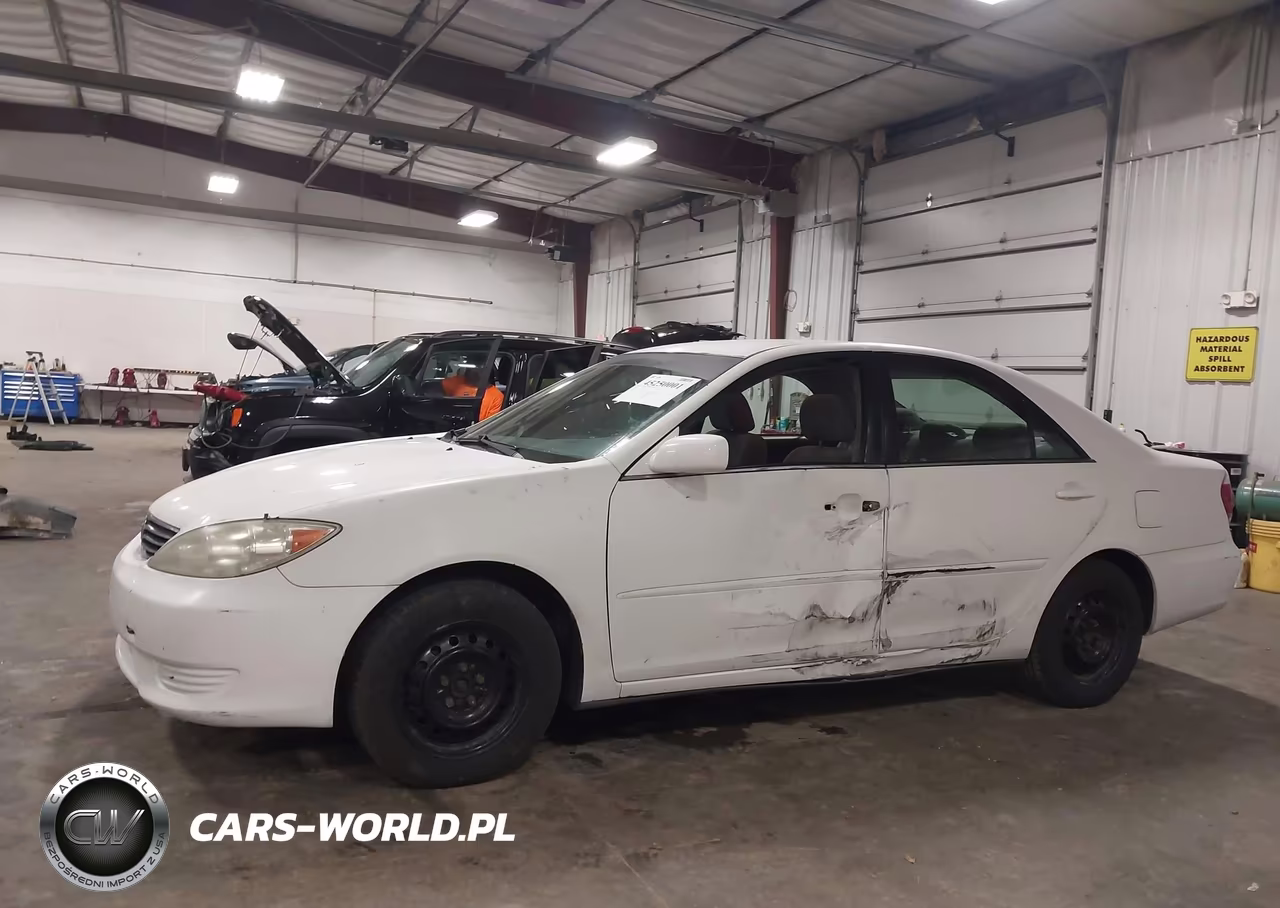 2005 Toyota Camry Le VIN:4T1BE32K45U623269 - 14
