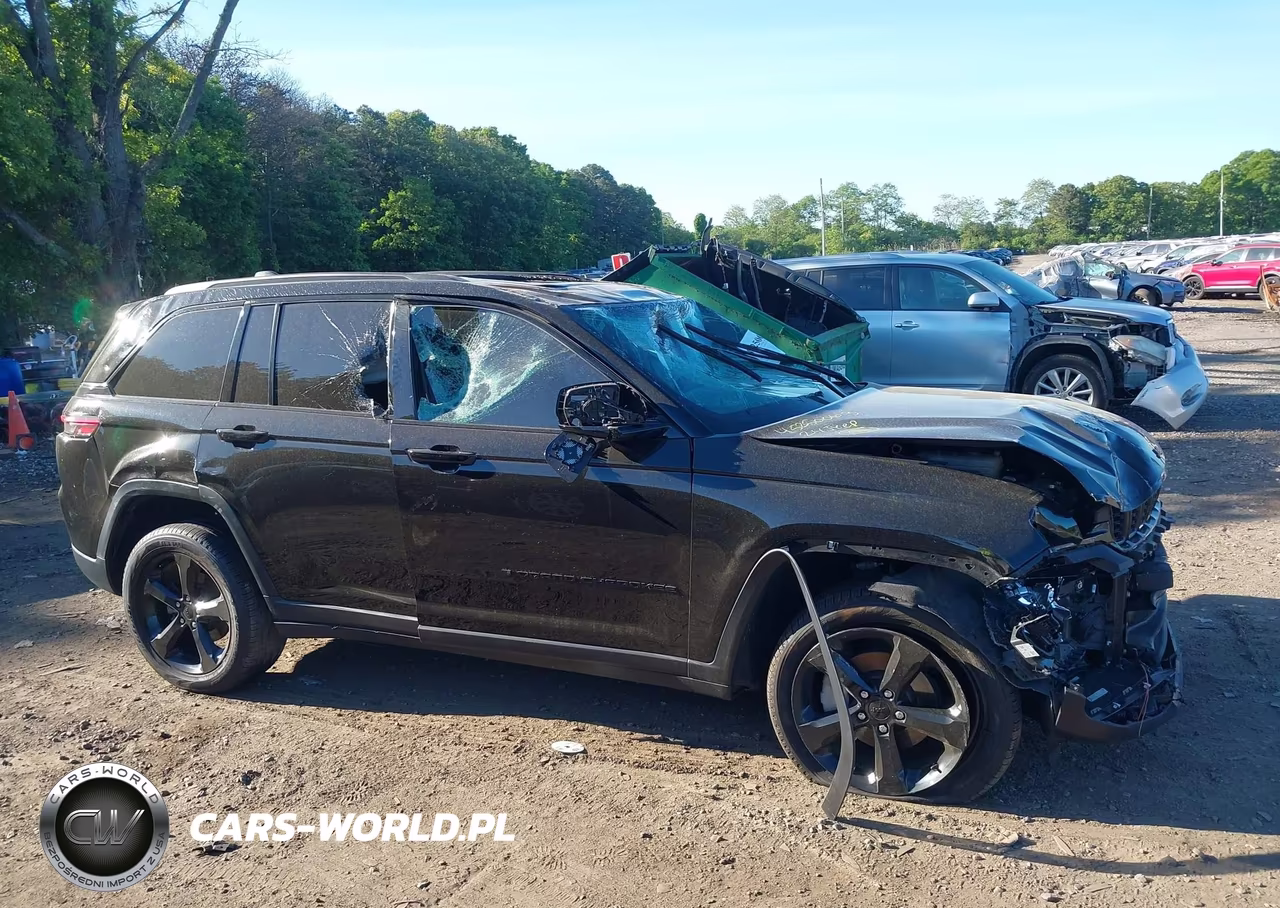2024 Jeep Grand Cherokee Limited 4X4 VIN:1C4RJHBG1R8620884 - 12