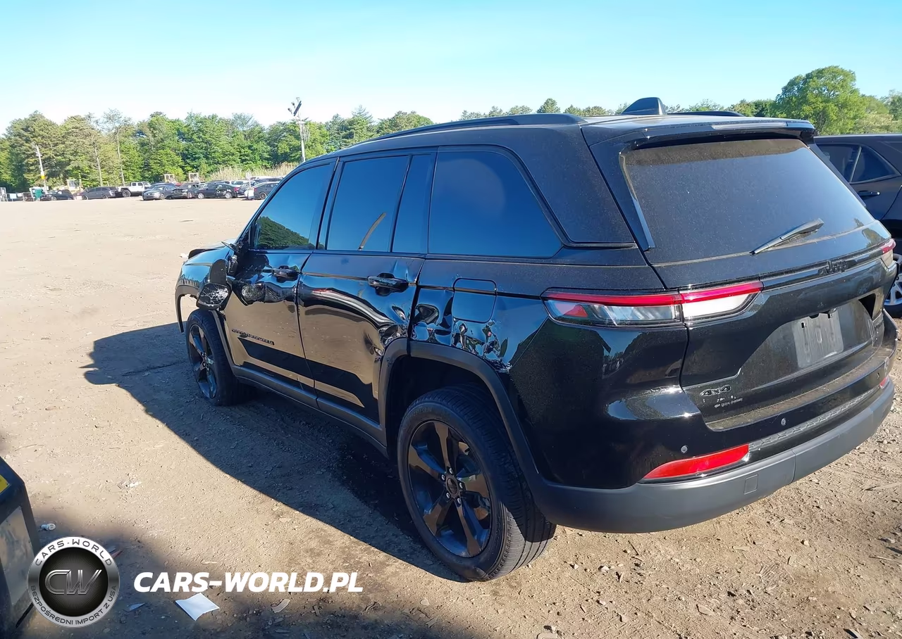 2024 Jeep Grand Cherokee Limited 4X4 VIN:1C4RJHBG1R8620884 - 3