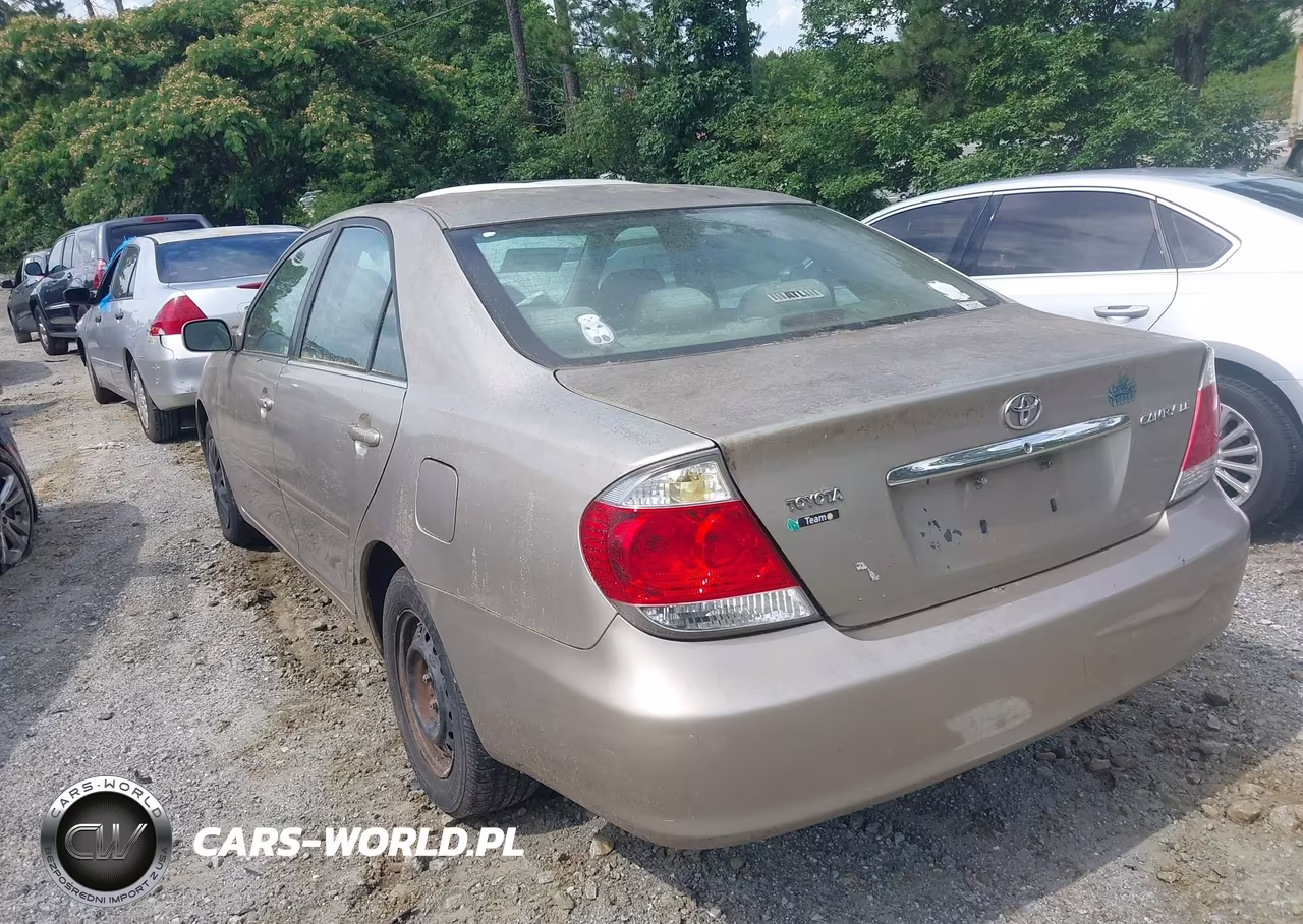 2005 Toyota Camry Le VIN:4T1BE32KX5U403781 - 3