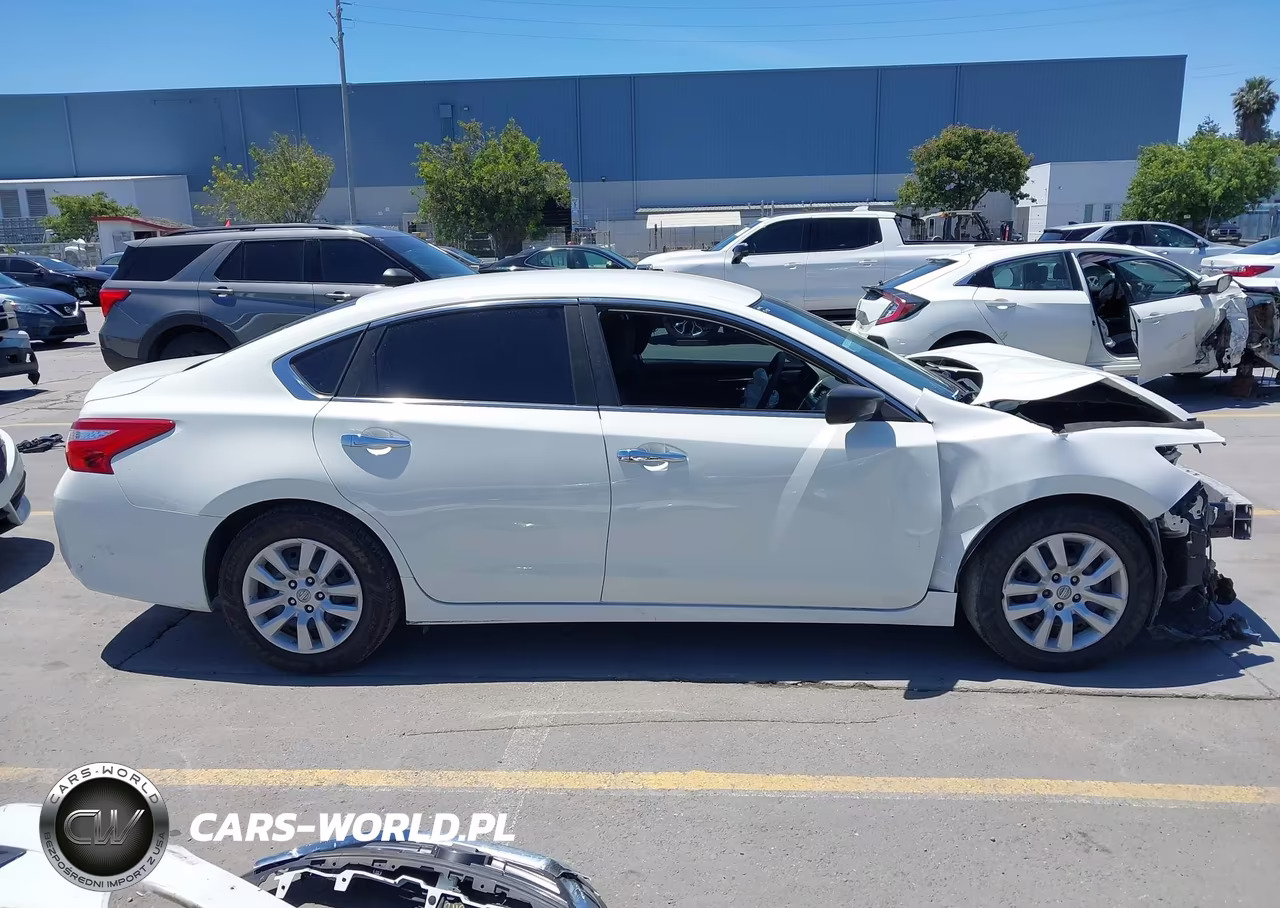 2017 Nissan Altima 2.5 S VIN:1N4AL3AP6HC172249 - 14