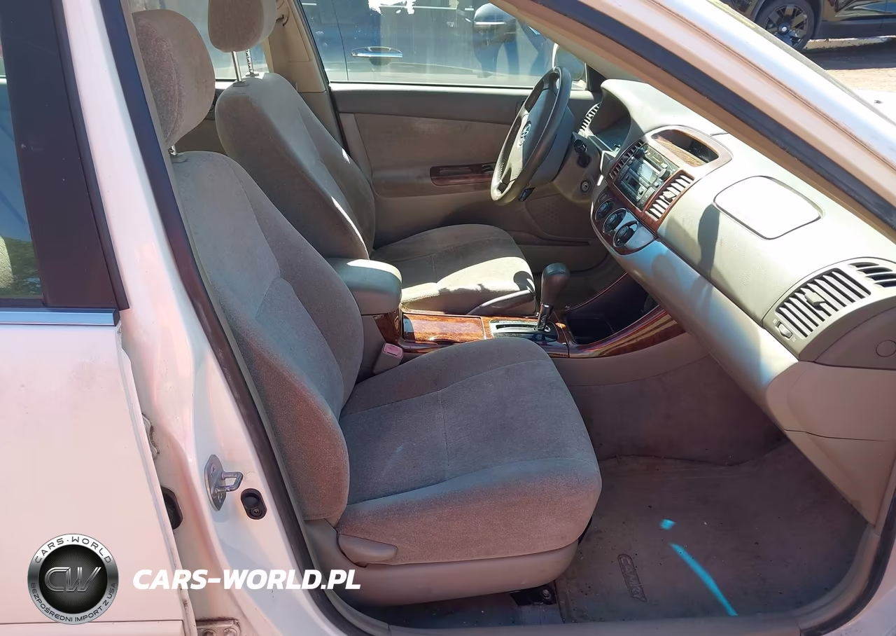 2004 Toyota Camry Le VIN:JTDBE32K740272089 - 5
