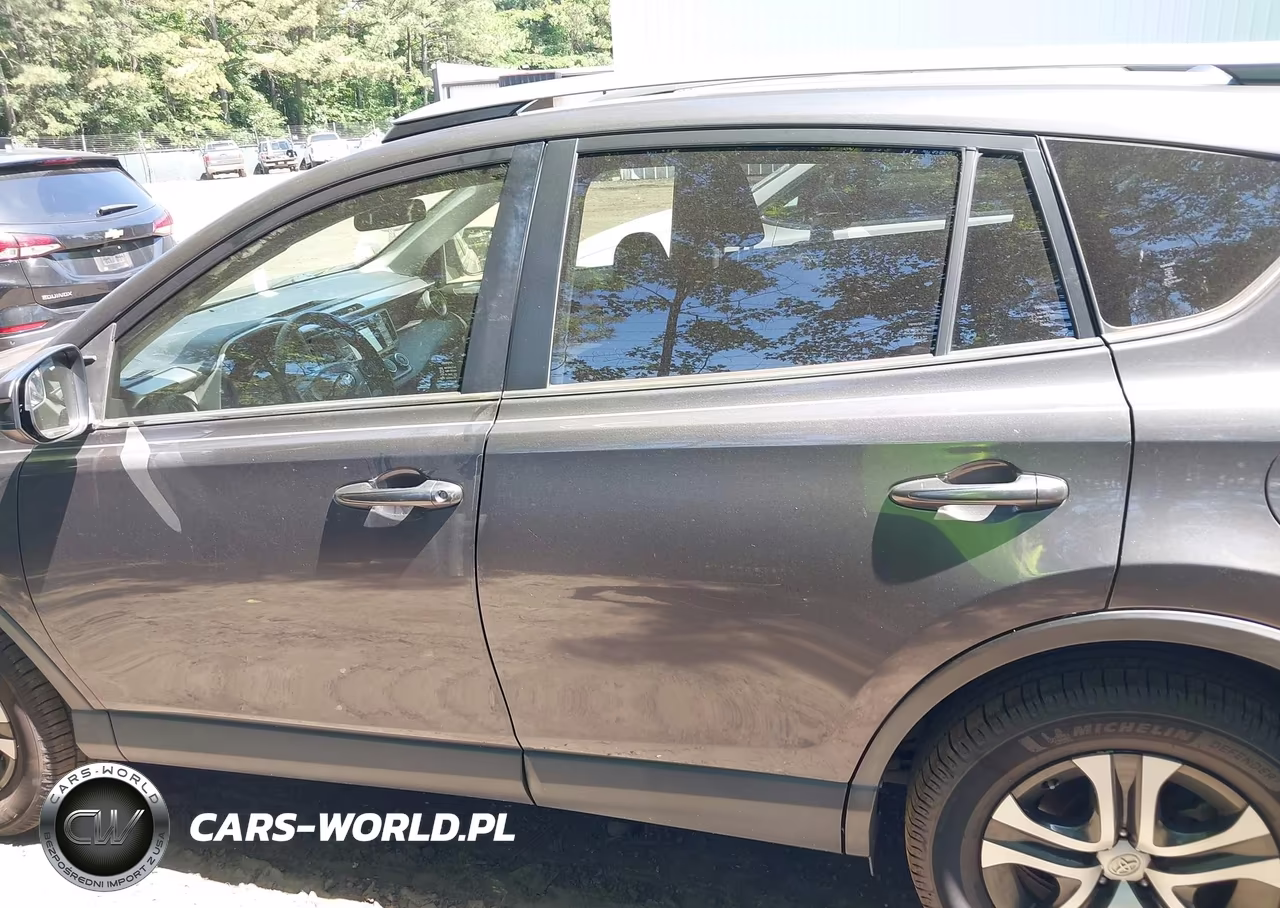 2018 Toyota Rav4 Le VIN:JTMZFREV7JJ155073 - 15