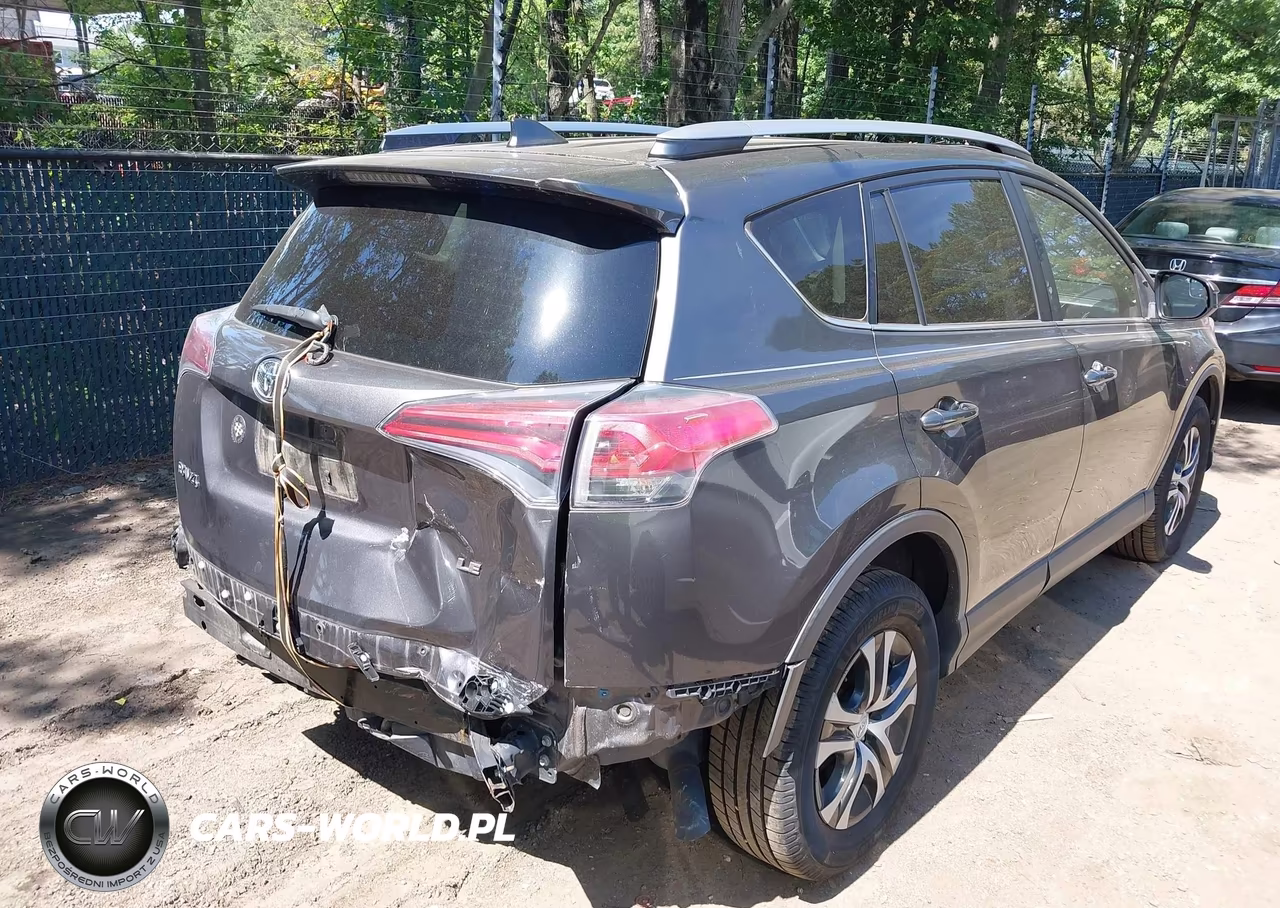 2018 Toyota Rav4 Le VIN:JTMZFREV7JJ155073 - 4