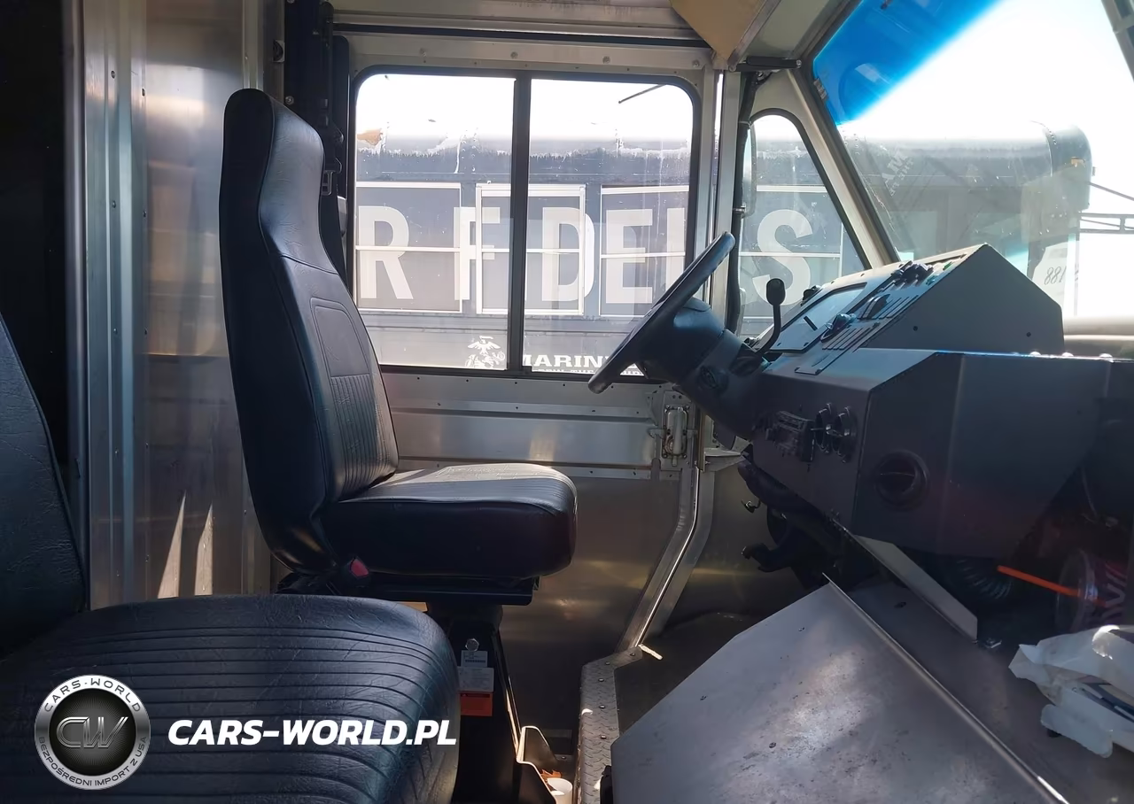 2013 Ford E-350 Stripped VIN:1FC3E3KL3DDB12197 - 5
