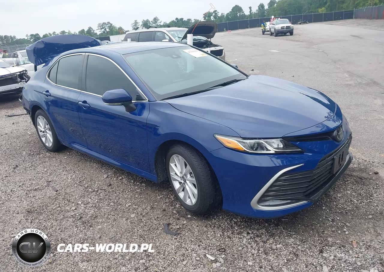2023 Toyota Camry Le – zdjęcie 1 z 17