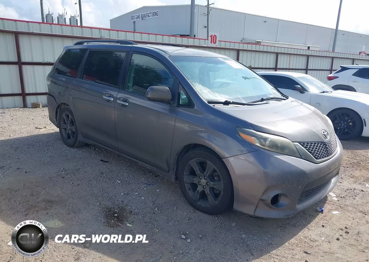 2016 Toyota Sienna Se 8 Passenger