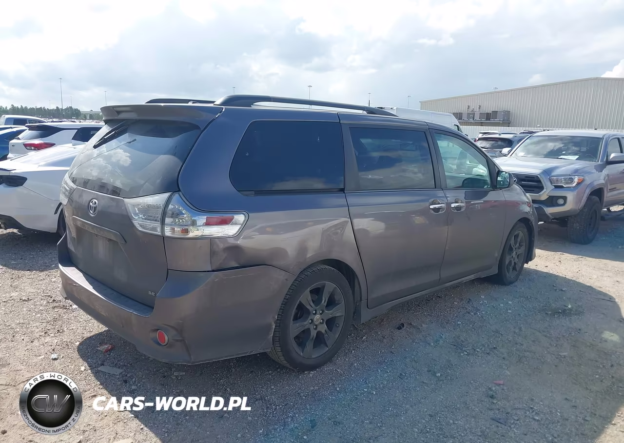2016 Toyota Sienna Se 8 Passenger VIN:5TDXK3DC6GS733689 - 4