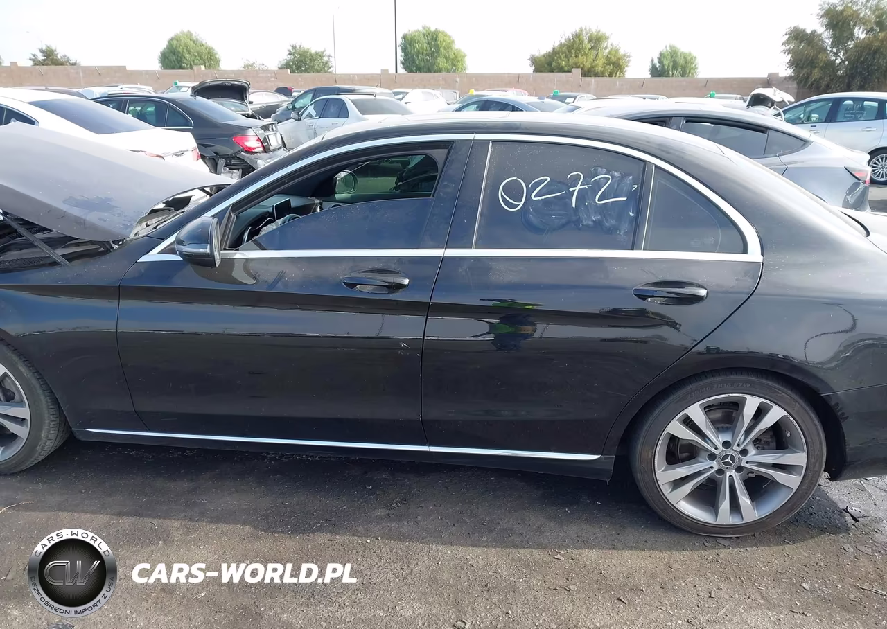 2018 Mercedes-Benz C 300 VIN:55SWF4JB5JU251145 - 14
