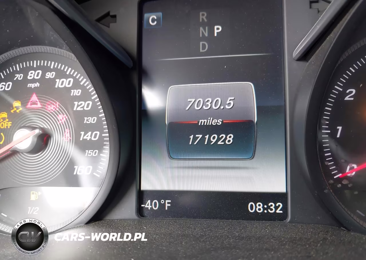 2018 Mercedes-Benz C 300 VIN:55SWF4JB5JU251145 - 15