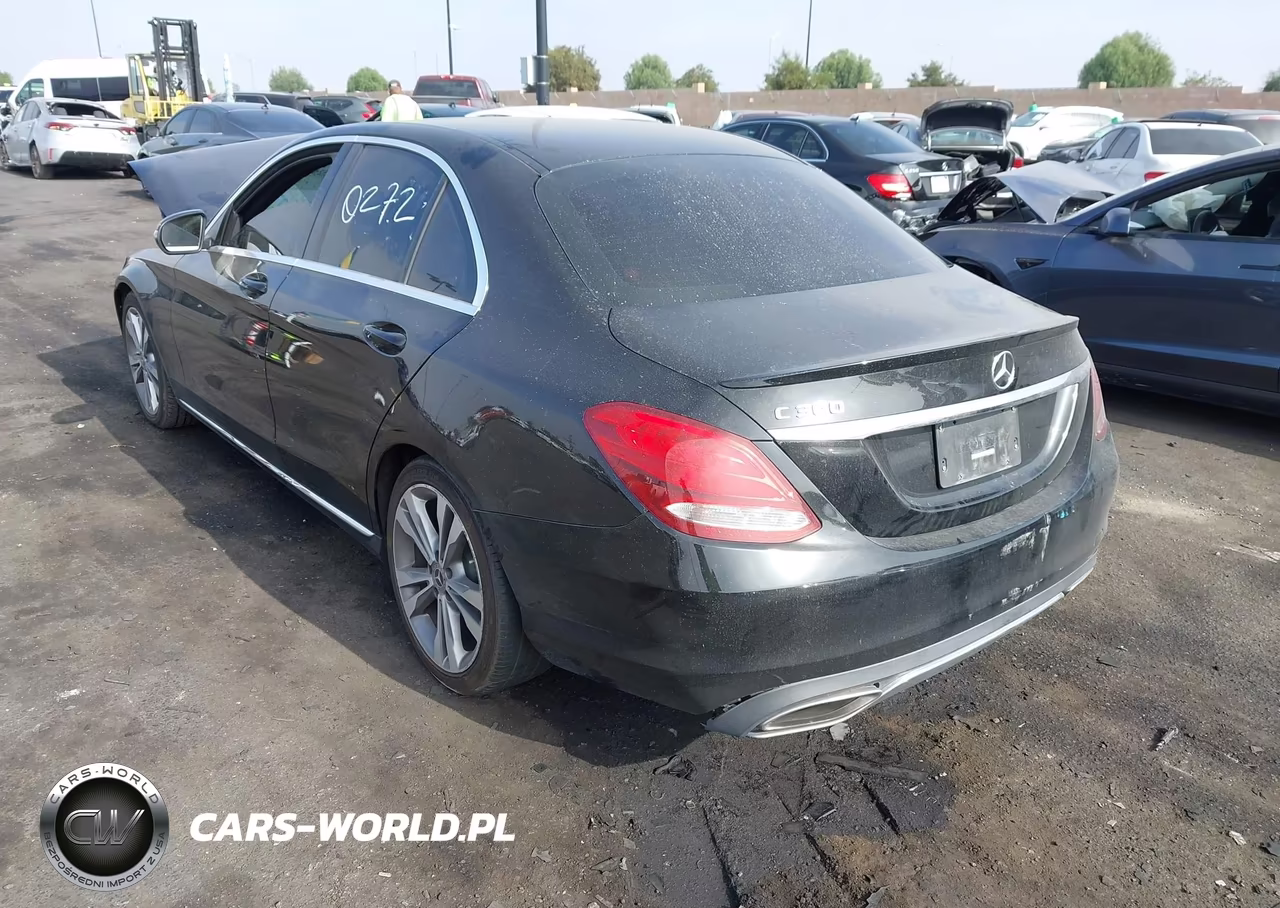 2018 Mercedes-Benz C 300 VIN:55SWF4JB5JU251145 - 3