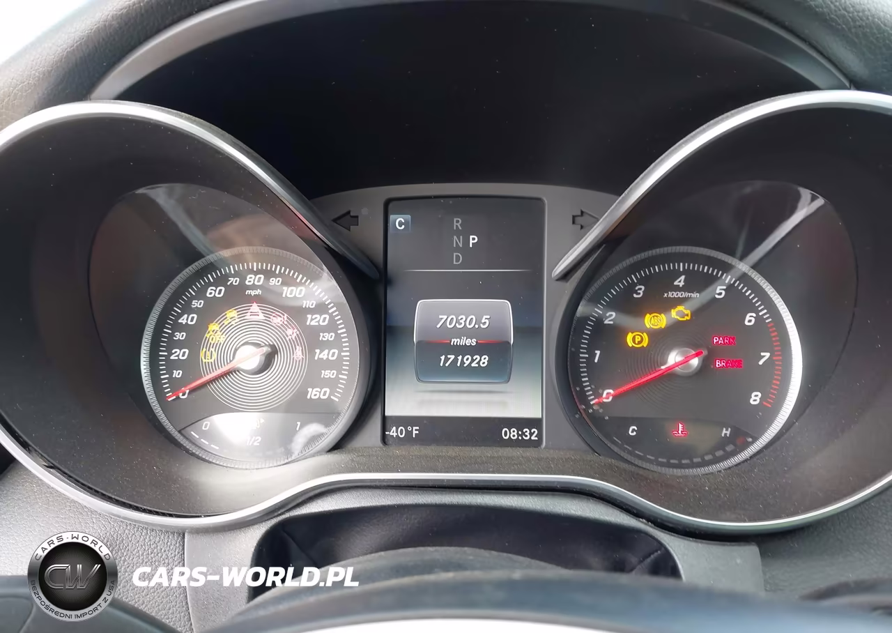 2018 Mercedes-Benz C 300 VIN:55SWF4JB5JU251145 - 7