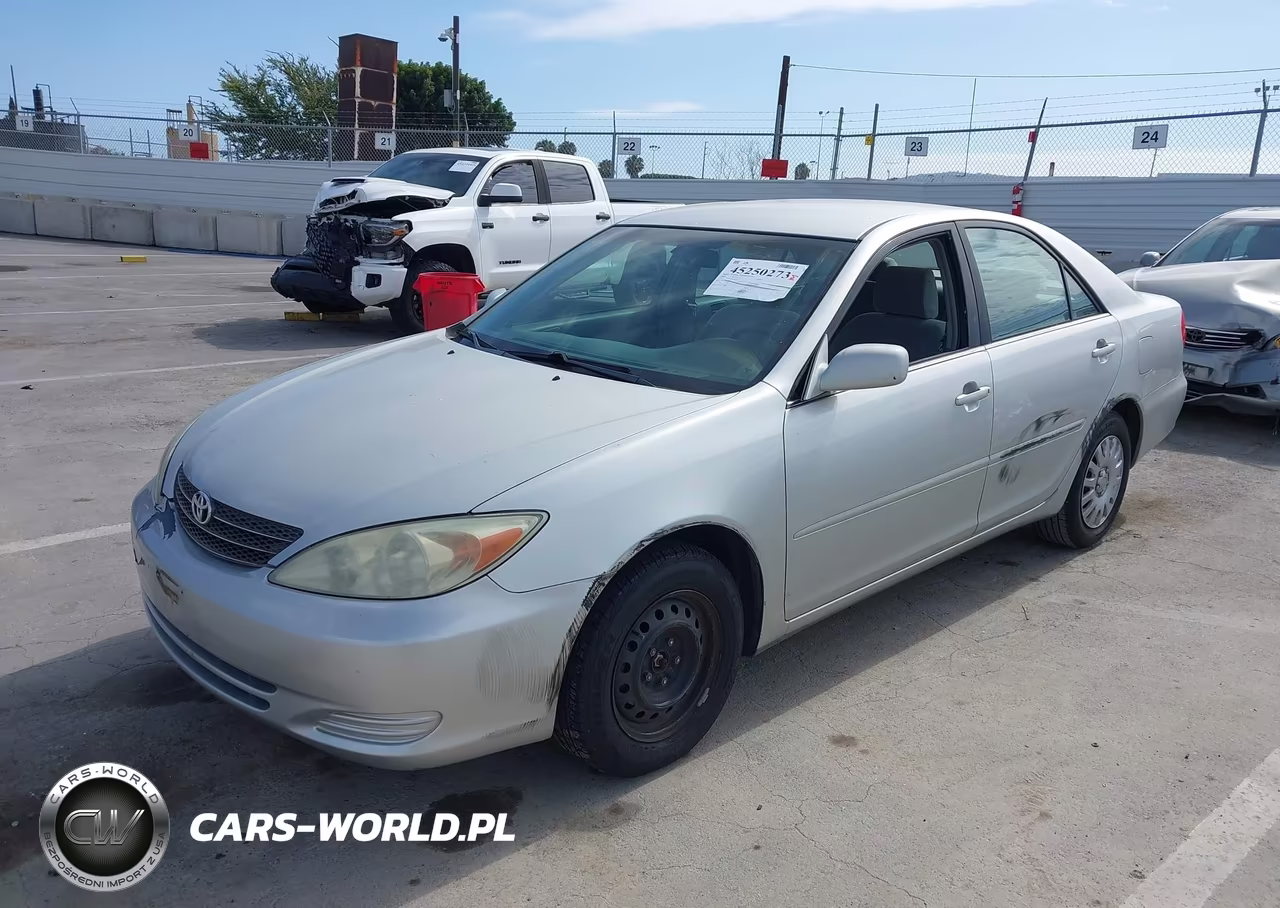 2002 Toyota Camry Le VIN:4T1BE32K92U587588 - 2