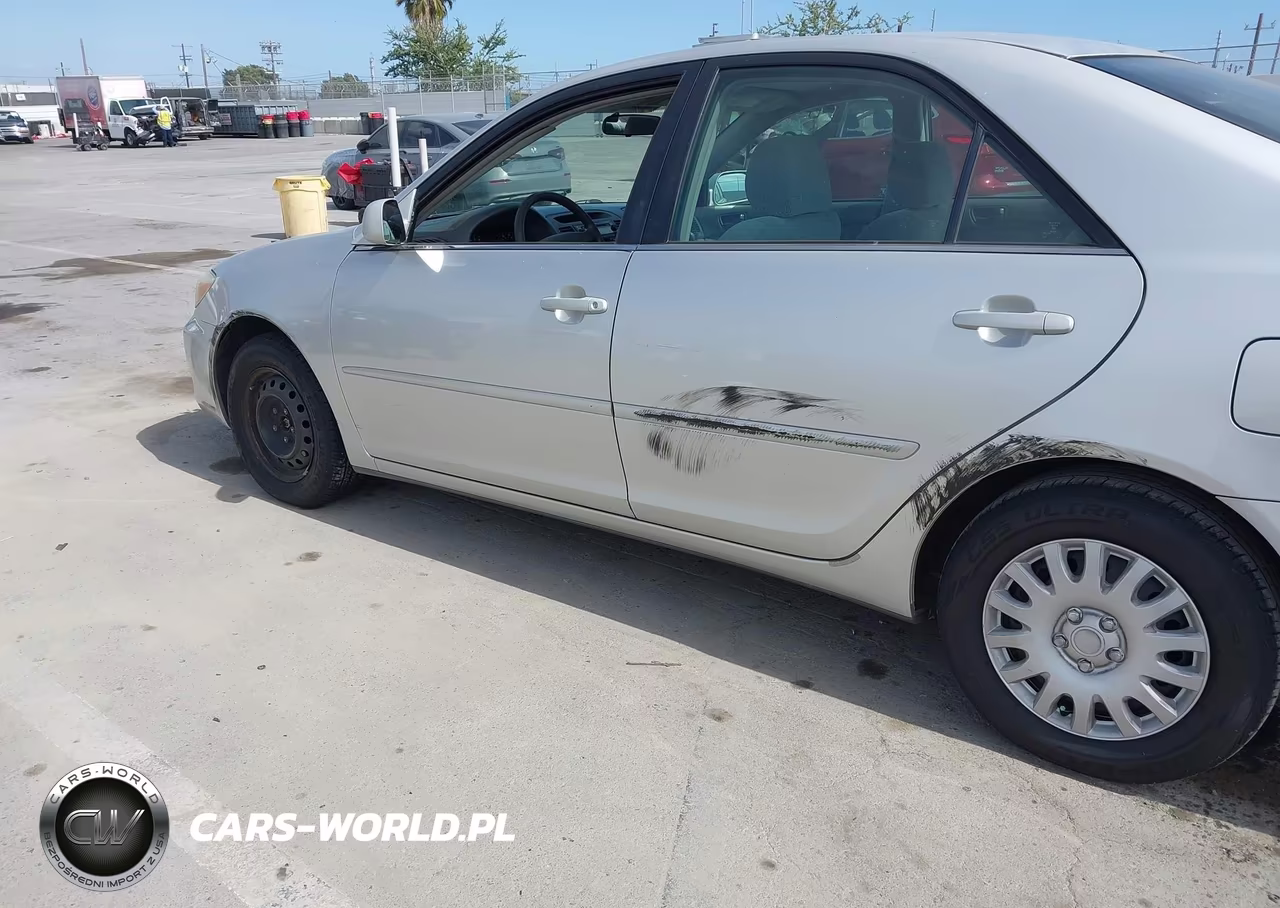 2002 Toyota Camry Le VIN:4T1BE32K92U587588 - 6