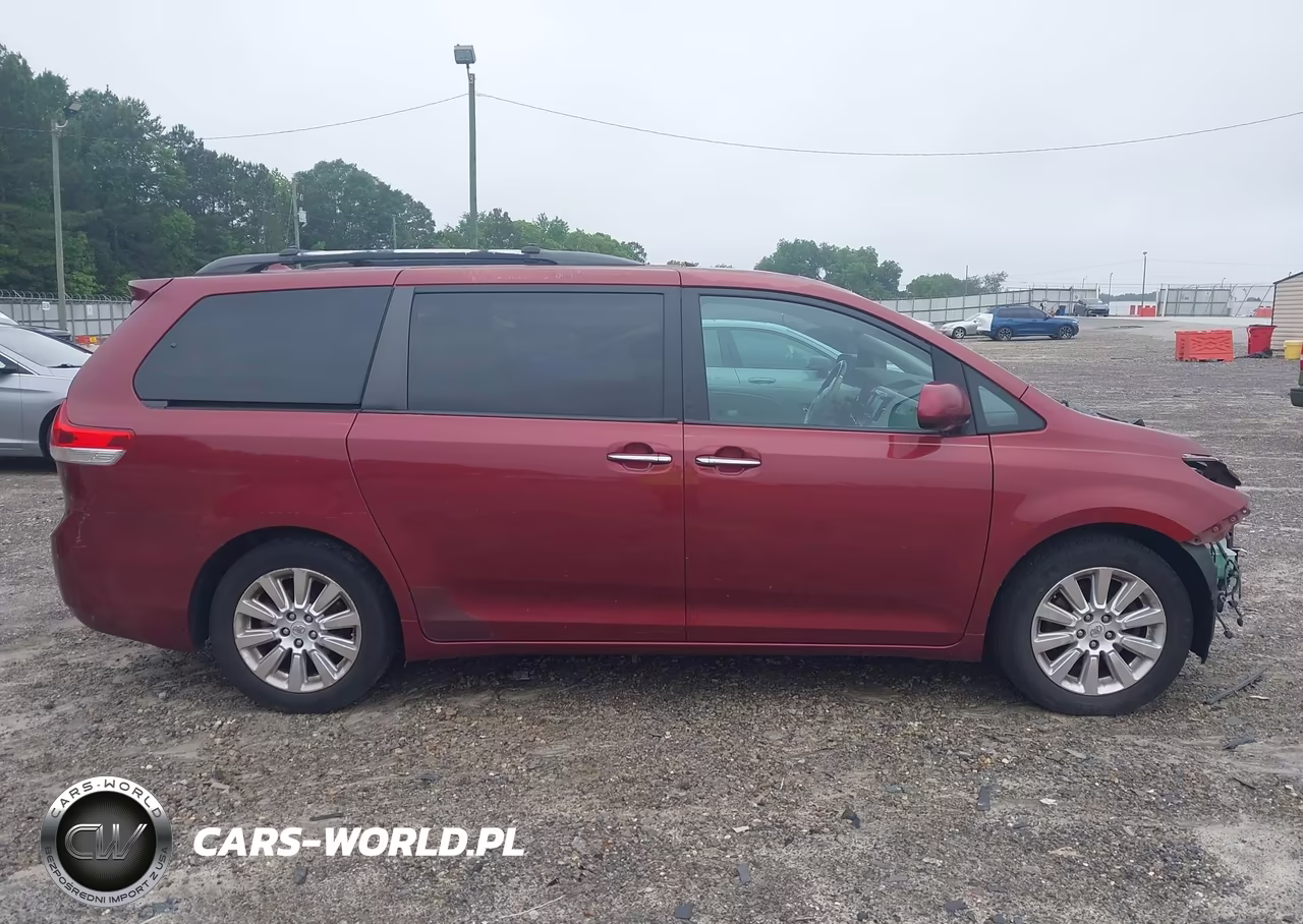 2011 Toyota Sienna Limited V6 VIN:5TDYK3DC3BS031004 - 14