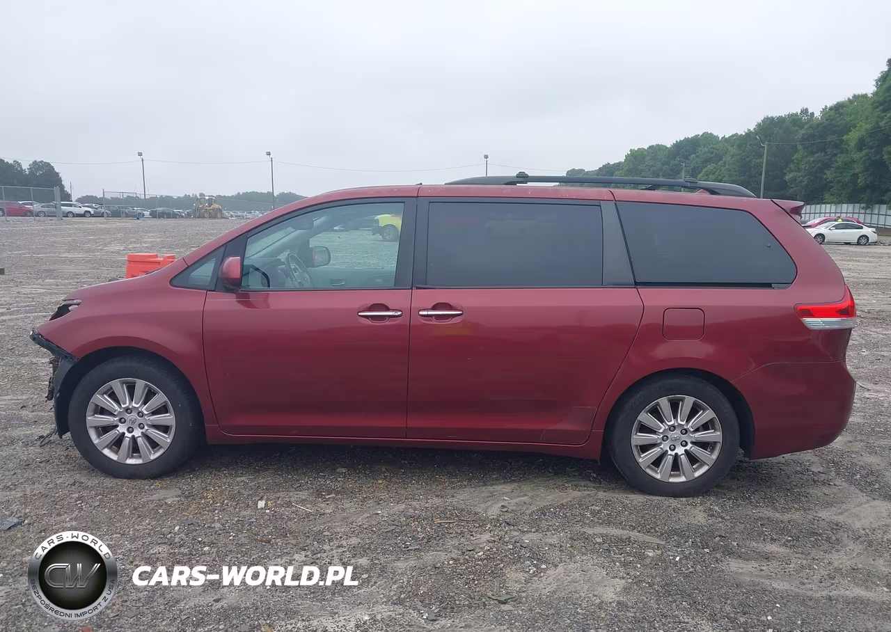 2011 Toyota Sienna Limited V6 VIN:5TDYK3DC3BS031004 - 15